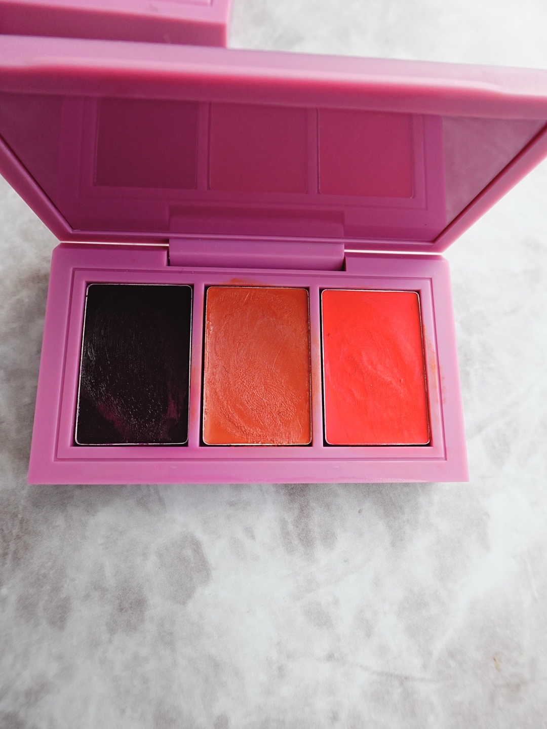 スモール アイシャドウ X 9: ファイティング フォー ザ ビューティー オブ フルイディティ/M・A・C/アイシャドウパレットを使ったクチコミ（3枚目）