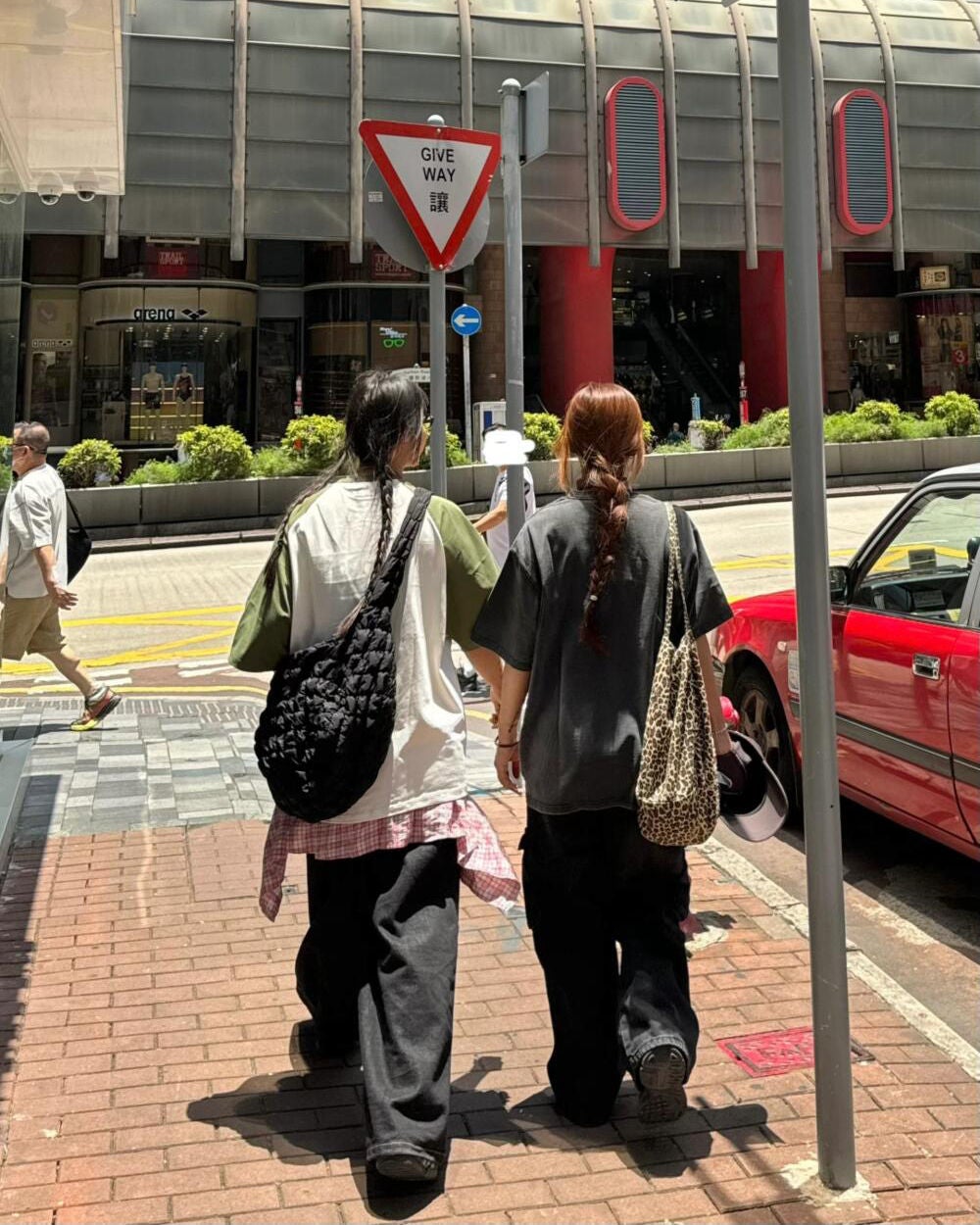 ひとみ on LIPS 「親友と香港に行った写真が多すぎて全部投稿できない🇭🇰#コーデ#..」(5枚目)