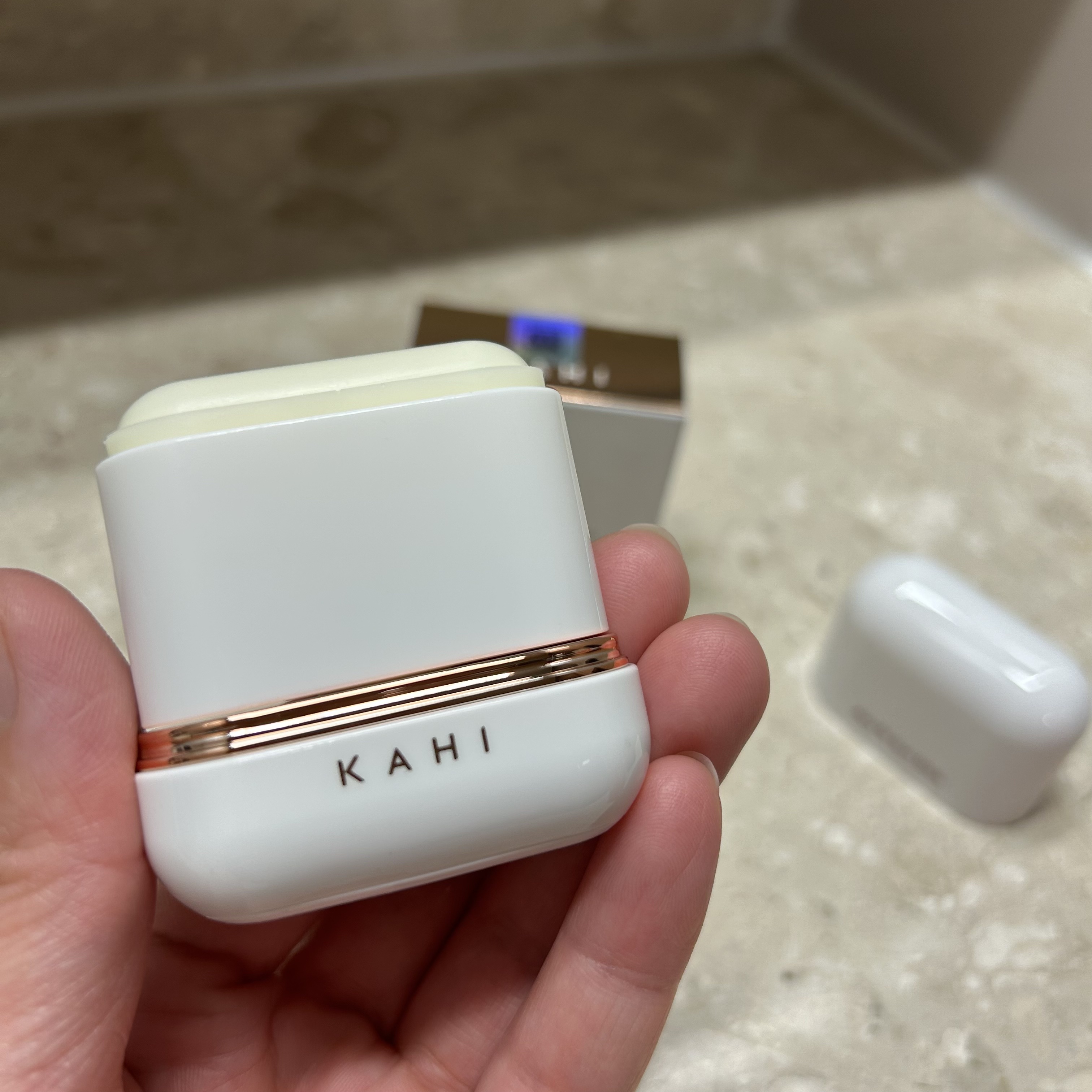 エアリーフィットサンスティック/KAHI/日焼け止めスティックを使ったクチコミ（2枚目）