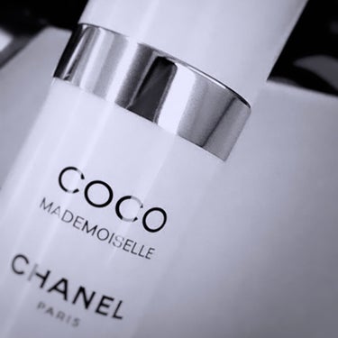 CHANEL ココ マドモアゼル フレッシュ ボディ ミストのクチコミ「沢山リピートした
CHANELココ マドモアゼル フレッシュ ボディ ミスト♡♡
10代で初め.....」（1枚目）