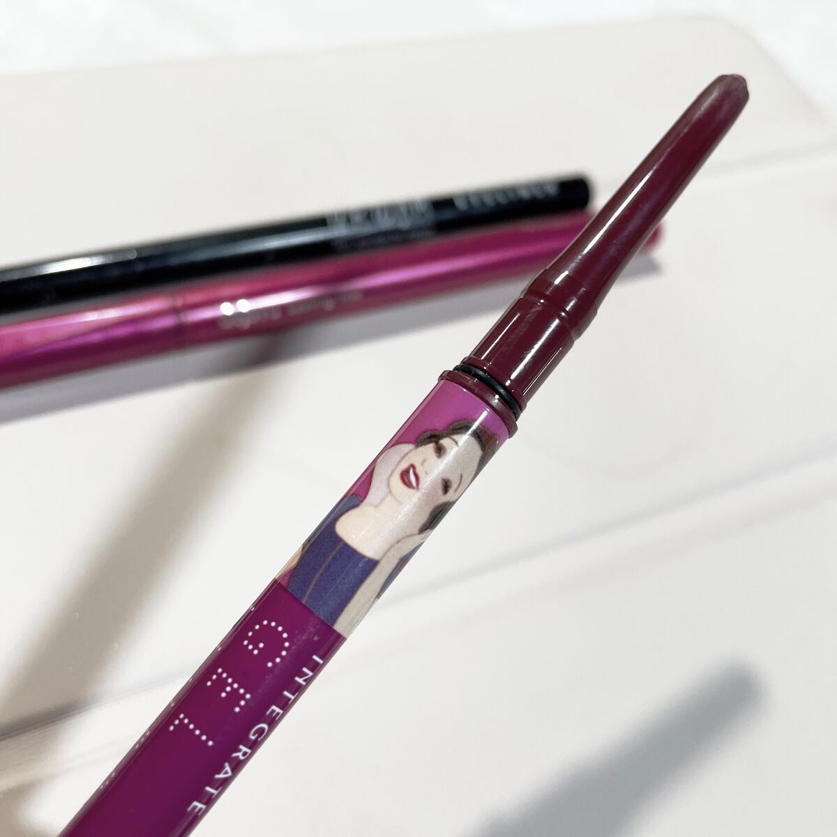 「密着アイライナー」しなやか筆リキッド/デジャヴュ/リキッドアイライナーを使ったクチコミ（2枚目）