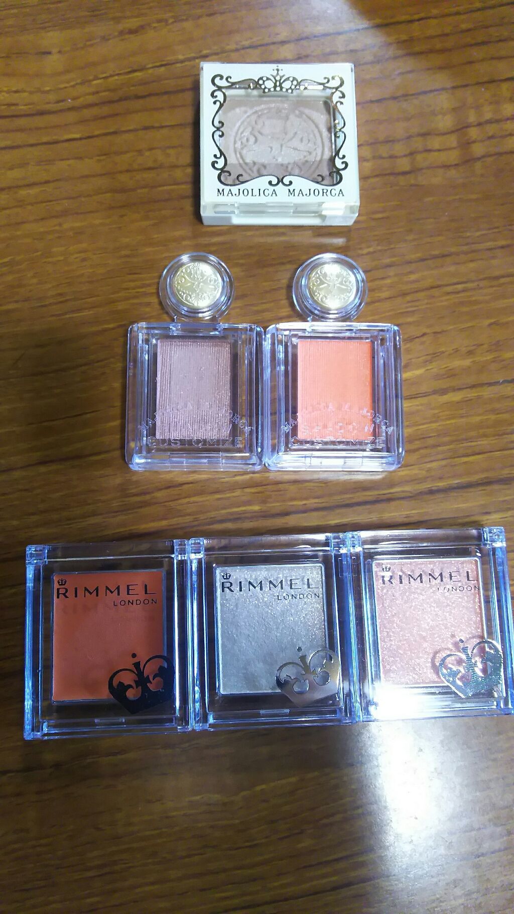 プリズム パウダーアイカラー/リンメル ロンドン/単色アイシャドウを使ったクチコミ(1枚目)