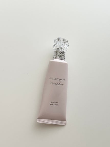 クリスタルブルーム パフュームド ハンドクリーム/JILL STUART/ハンドクリームを使ったクチコミ(1枚目)
