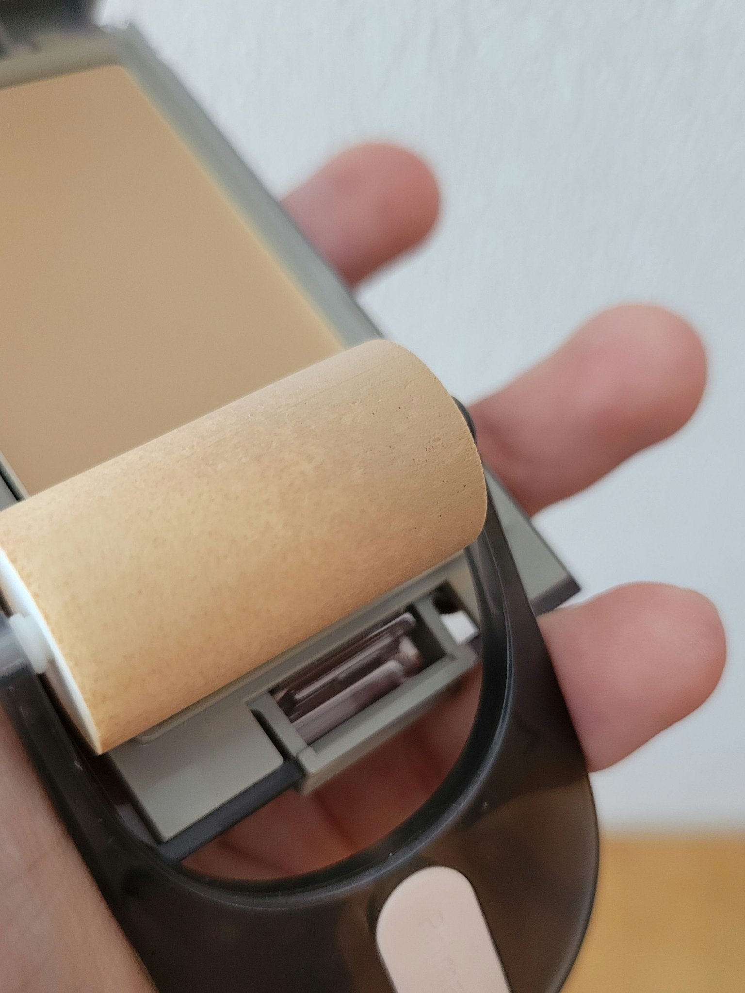 プリマヴィスタ デイトリートメントバーム 〈ローラータイプ〉 スターターセット(レフィル10g+専用コンパクトケース+専用クッションローラー) オークル03/プリマヴィスタ/その他ファンデーションを使ったクチコミ（1枚目）