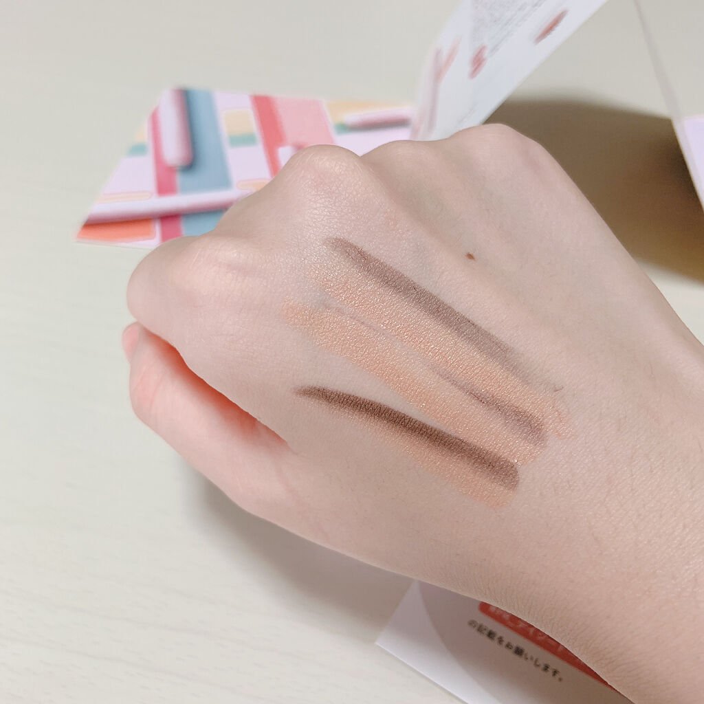 デュアル カラー スティック/DAISY DOLL by MARY QUANT/スティックアイシャドウを使ったクチコミ（3枚目）