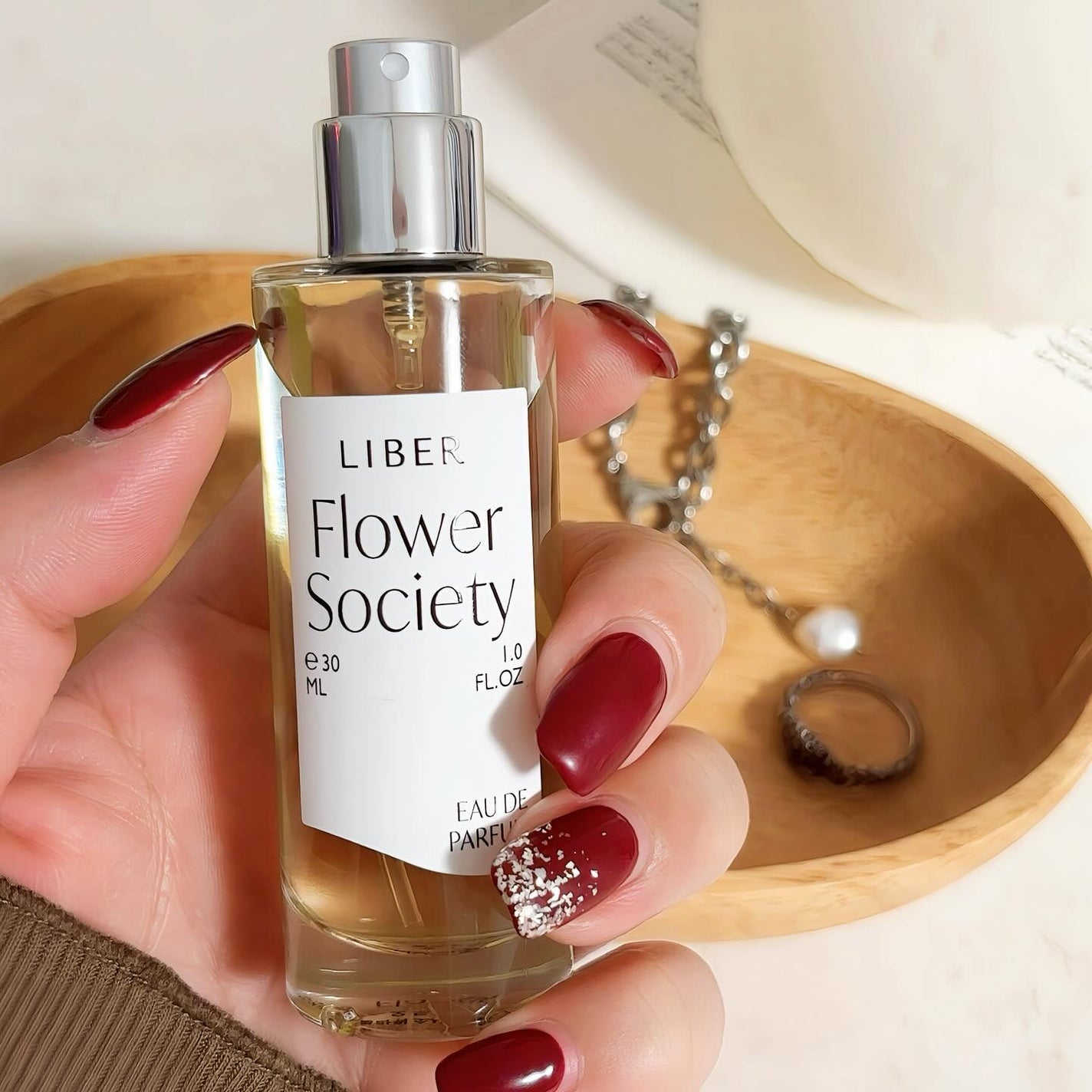 パフューム 30ml Flower Society /LIBER/香水(レディース)を使ったクチコミ(4枚目)