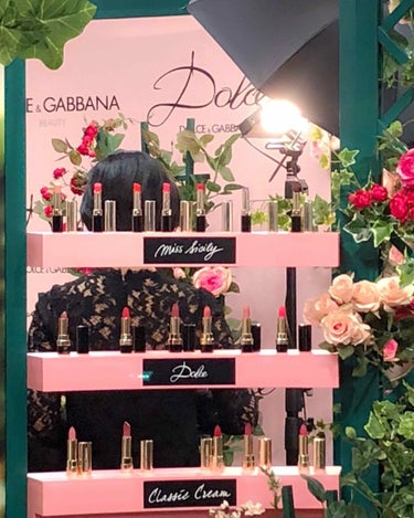 DOLCE&GABBANA BEAUTY クラシッククリーム リップスティックのクチコミ「約2時間も並んだ、貴重なドルガバリップ😍✨今だけ日本で買えるけど、国内未発売なのでうれしい( .....」（3枚目）