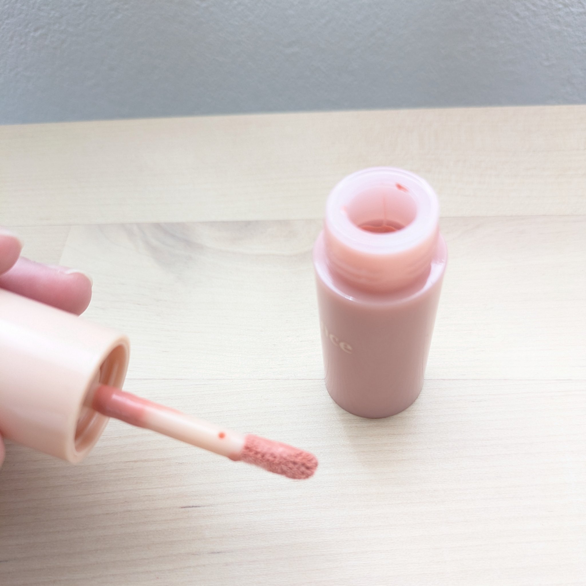 デューイーリキッドチーク LC002 サンリットピーチ/hince/リキッドチークを使ったクチコミ（2枚目）