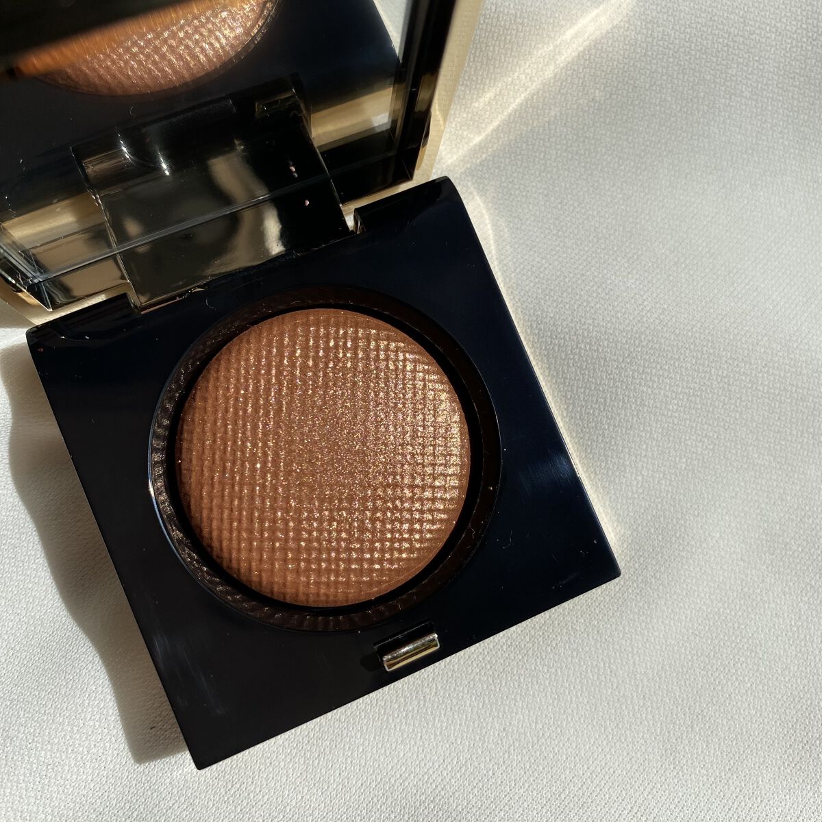 リュクスアイシャドウ 01 ヒートレイ(リッチ メタル)/BOBBI BROWN/単色アイシャドウを使ったクチコミ（2枚目）