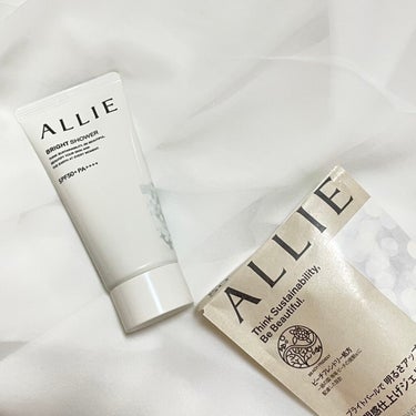 今回LIPS様を通してALLIE様から
2月12日(土)に新発売する

"Think Sustanability Be Beautiful.”
世界を想う 美しさつづく､日やけ止め

がコンセプトの

