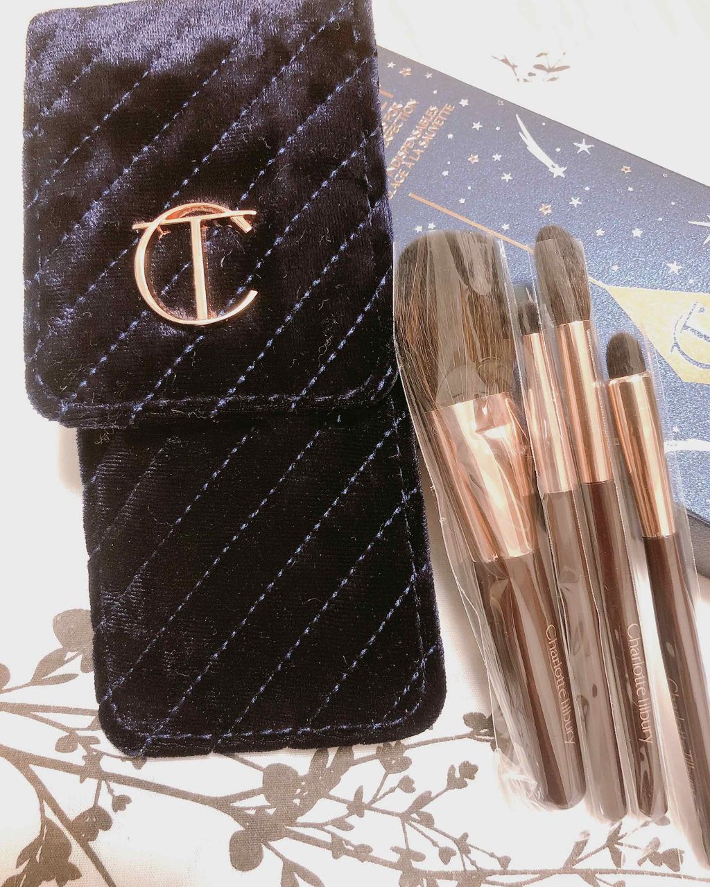 マジカルミニブラシセット/Charlotte Tilbury/メイクアップキットを使ったクチコミ（2枚目）