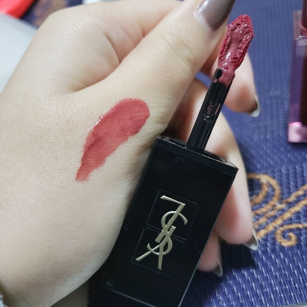 ルージュ ピュールクチュール ヴェルニ ウォーターステイン/YVES SAINT LAURENT BEAUTE/口紅を使ったクチコミ(2枚目)