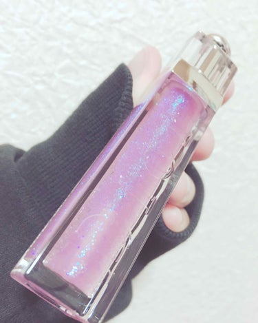 初めての投稿です!よろしくお願いします🙇‍♀️💓
Dior アディクトグロス 
092 ステラー ￥3400
基本プチプラコスメ信者な私ですが、これは3回リピ！
何がいいって、とにかく可愛い！名前も可愛