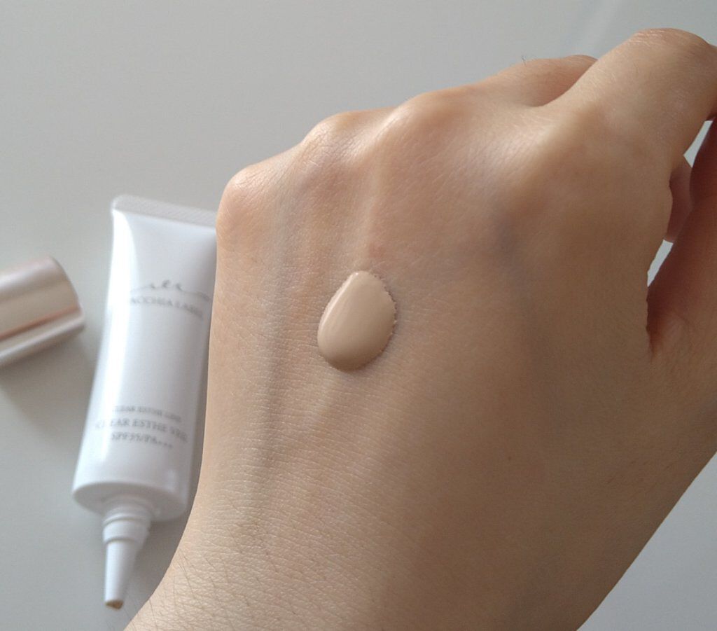 薬用クリアエステヴェール/Macchia Label/リキッドファンデーションを使ったクチコミ（2枚目）