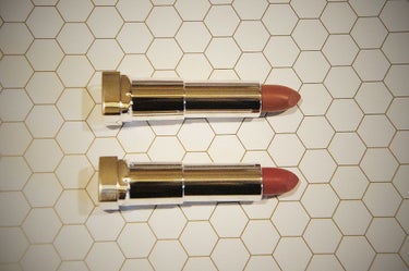 Studded Kiss Creme Lipstick Misfit/Kat Von D/口紅を使ったクチコミ（2枚目）