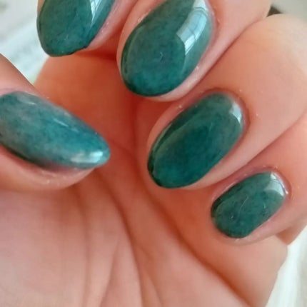 まっつん on LIPS 「🆕ネイル💅このグリーン本当好き♥️しかもモケモケ入ってるの可愛..」(5枚目)