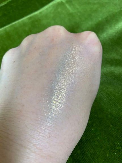 Iced Out Highlighter/アナスタシア ビバリーヒルズ/パウダーハイライトを使ったクチコミ(3枚目)