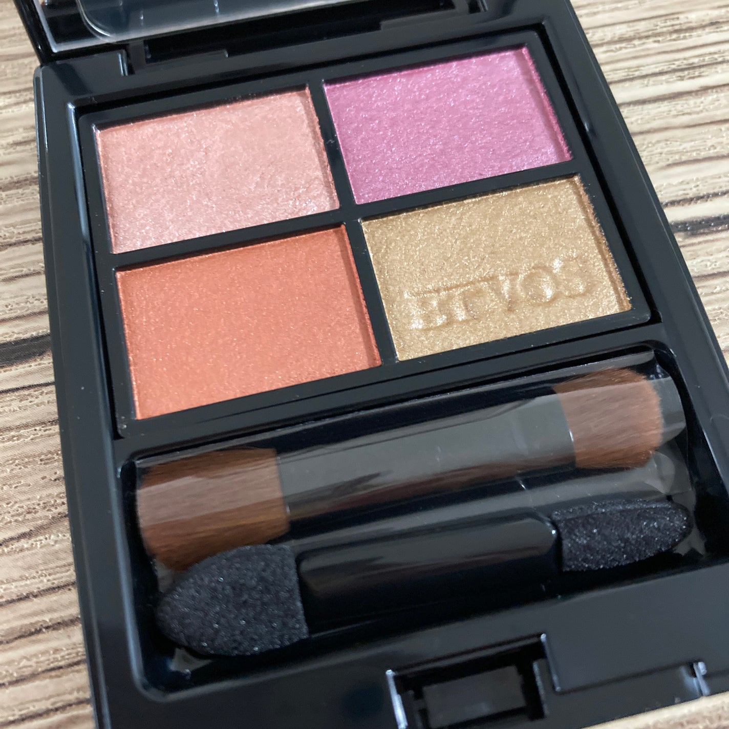 ミネラルクラッシィシャドー/エトヴォス/アイシャドウパレットを使ったクチコミ(3枚目)