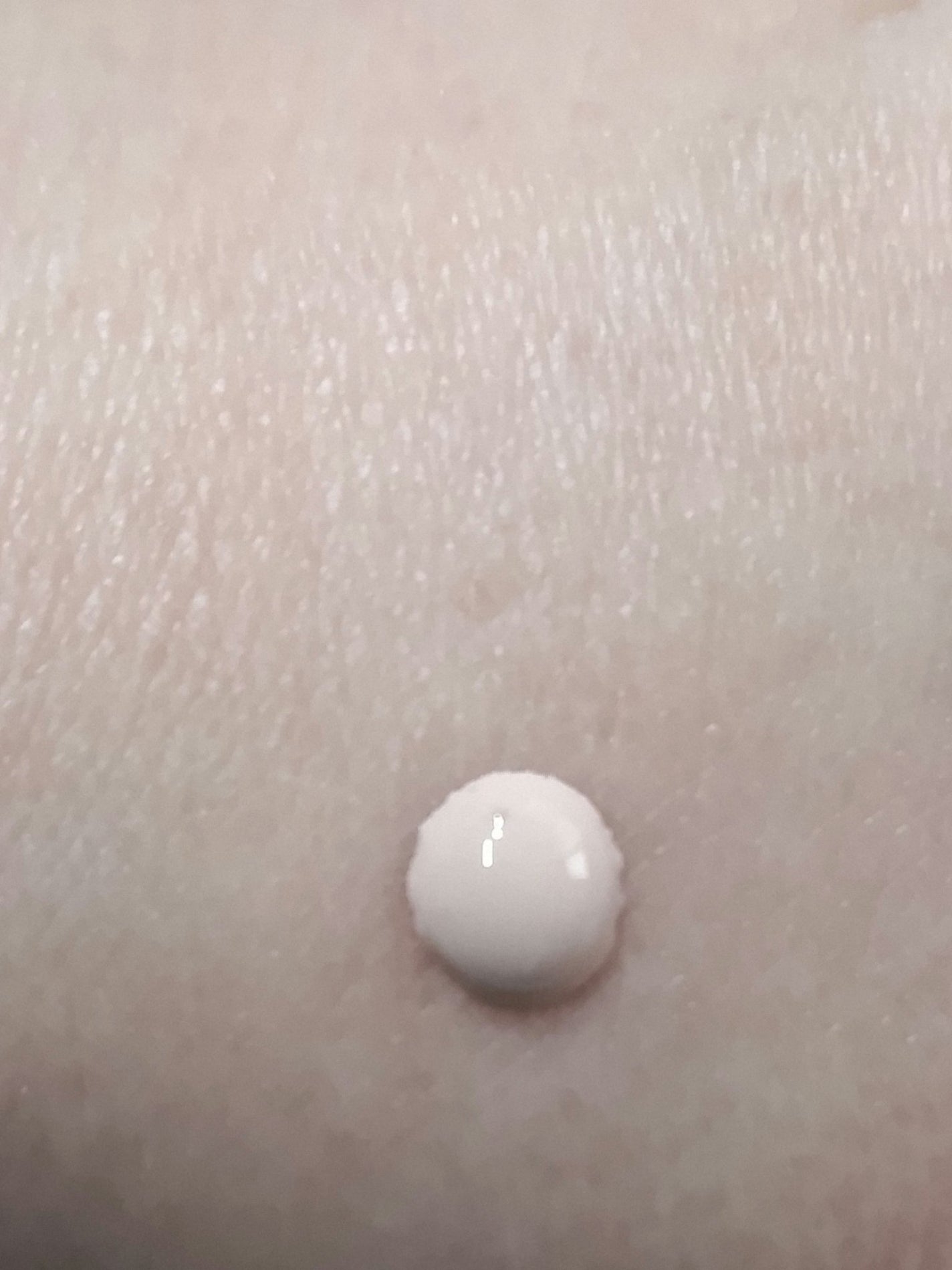 エッセンス スキングロウ ファンデーション/SHISEIDO/リキッドファンデーションを使ったクチコミ(3枚目)