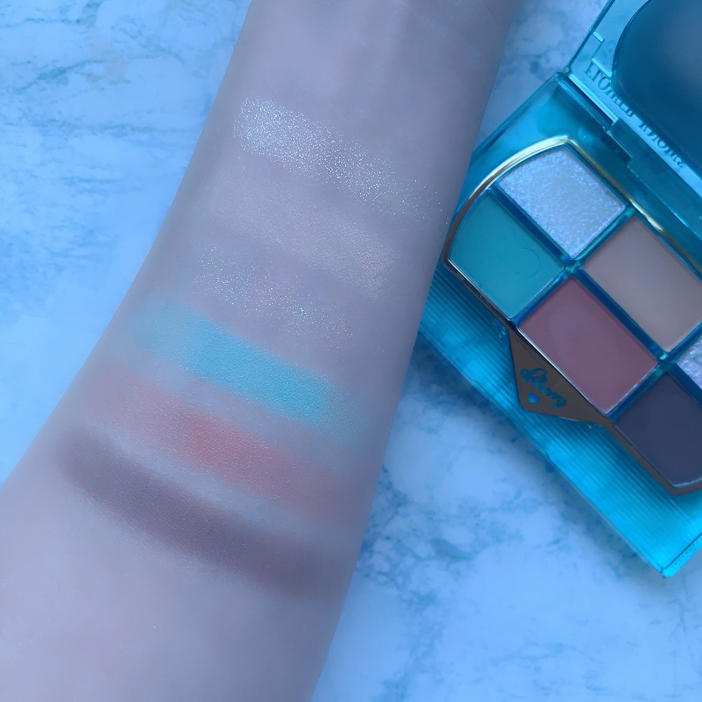 レトロマグネティック アイシャドウパレット/FlowerKnows/アイシャドウパレットを使ったクチコミ(4枚目)