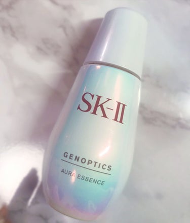 SK-II
ジェノプティクス オーラ エッセンス

リピ3回目でこれはもう殿堂入りだな、と思ったので久しぶりに投稿😍

値段はそれなりにお高いけど、１回に使う量がある程度調整できる(私は毛穴開きの気にな