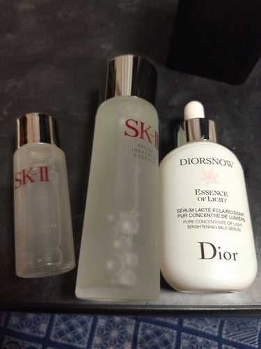 スノー エッセンス オブ ライト （医薬部外品）/Dior/美容液を使ったクチコミ（2枚目）