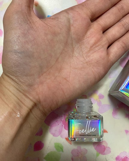 にゃんこ on LIPS 「フォエリーインナーパフューム試してみました。パッケージが可愛く..」(6枚目)