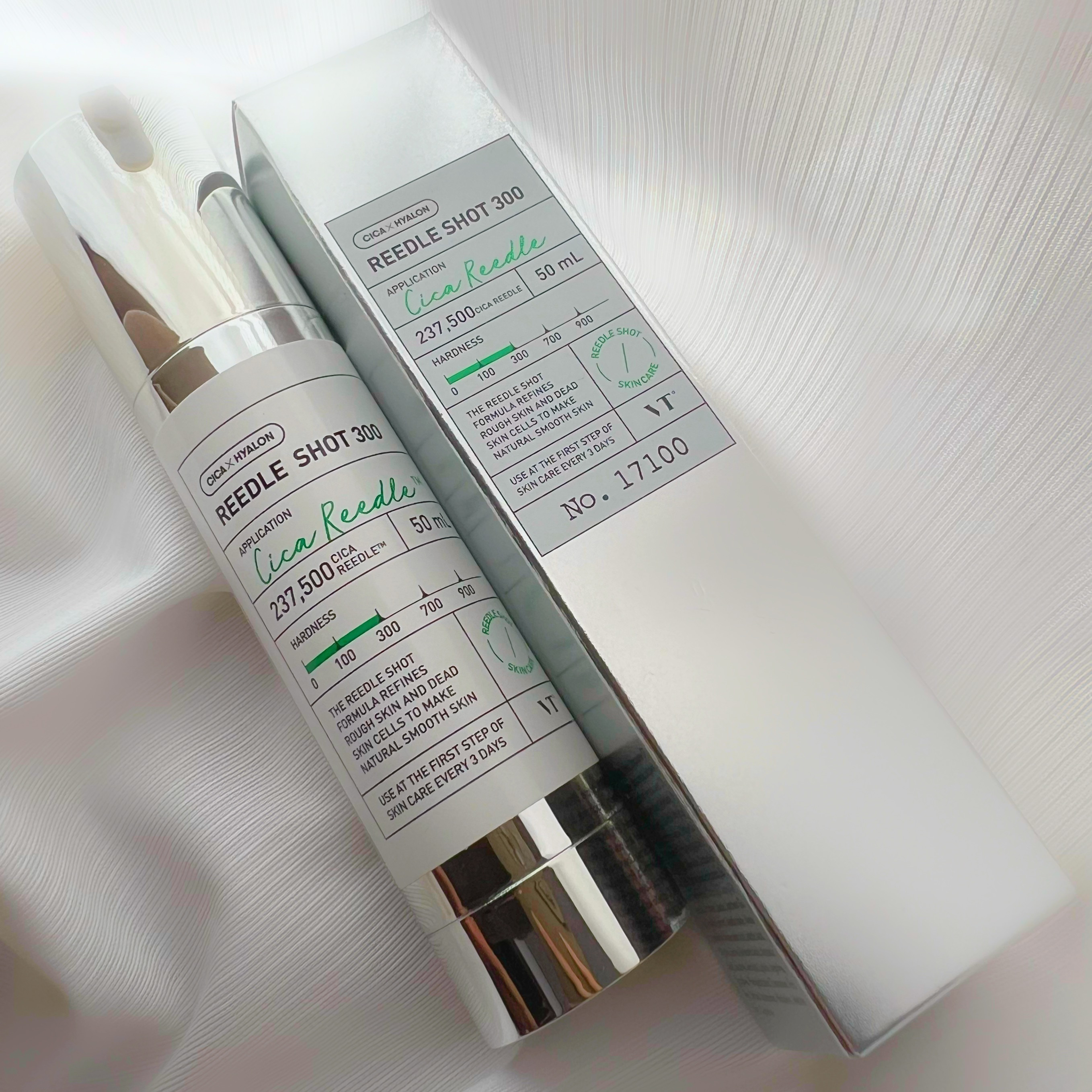 VTリードルショット300

公式より
 ⭐︎シカリードルを肌に伝達
 ⭐︎有効成分の吸収に効果
 ⭐︎皮膚本来の健康なコンディションをお届け

 感想
 チクチクは慣れて仕舞えば気にならなくなりました！
 キメが整ってくれ、後に使う化粧水