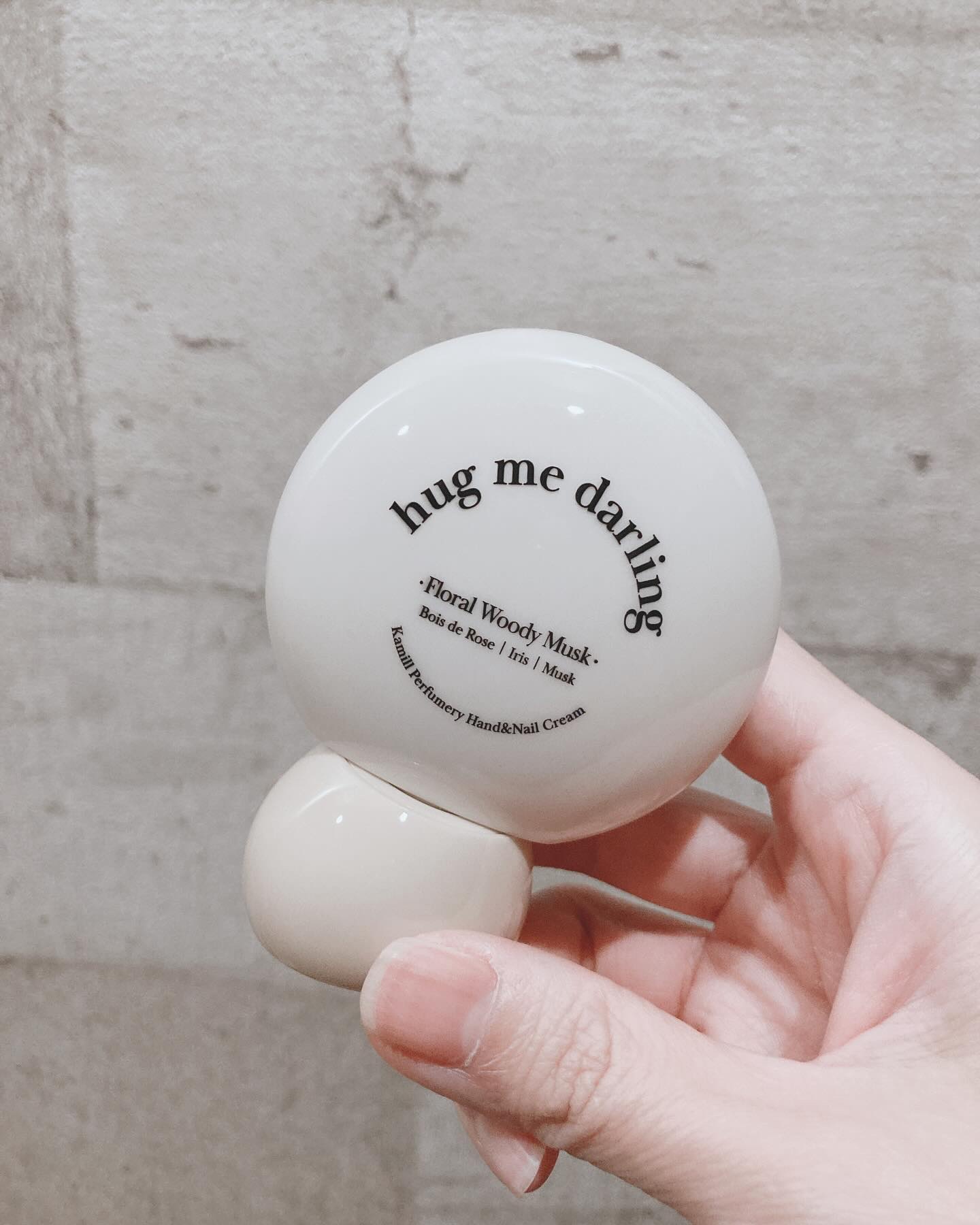 パフューマリー ハンド＆ネイルクリーム ハグミーダーリン 50ml/カミール/ハンドクリームを使ったクチコミ（3枚目）
