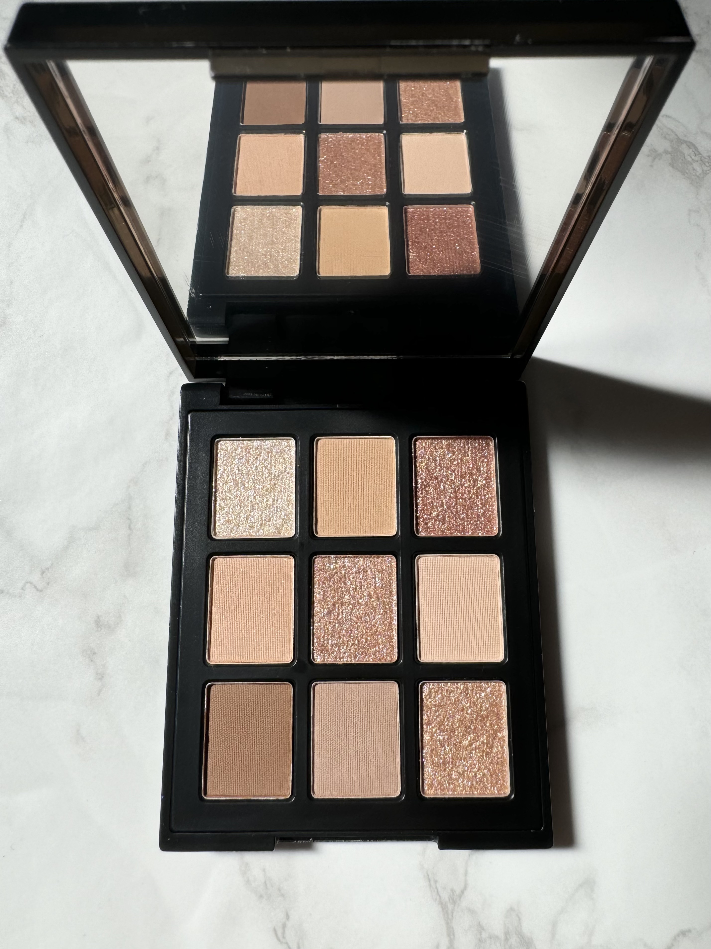 エトワルローズ 9色アイシャドウ 04 オペラ/Étoile Rose/アイシャドウパレットを使ったクチコミ（2枚目）