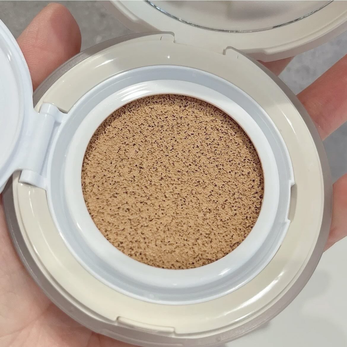 カーミンググロウアップクッションファンデーション/favs/リキッドファンデーションを使ったクチコミ(3枚目)