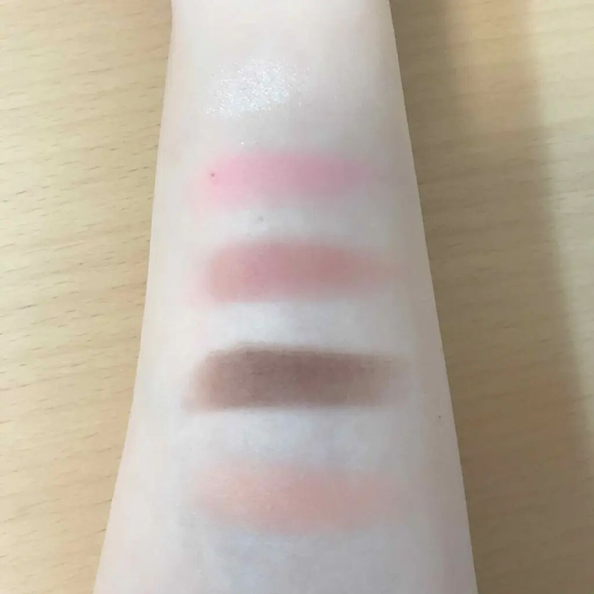 マカロングロウアイズ 01 Cassis