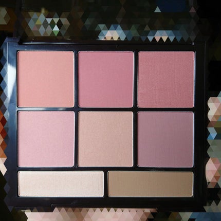 ネイチャーリパブリック プロタッチブラッシャーパレットのクチコミ「こちらも880円均一セールで購入した1つです。
見た感じ全部淡く見えるんですが、前回投稿した.....」(2枚目)