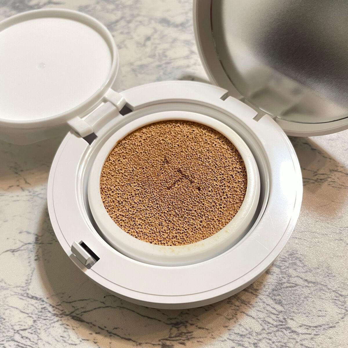 ホワイトグロウCCクッション/VT/クッションファンデーションを使ったクチコミ(2枚目)