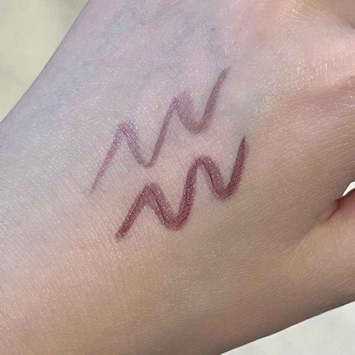 スキルレスライナー/LUMIURGLAS/リキッドアイライナーを使ったクチコミ(2枚目)