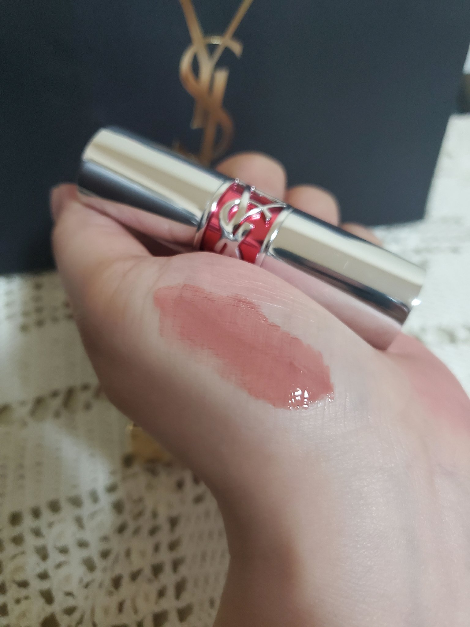 YSL ラブシャイン キャンディグレーズ No.15 ショーケーシング ヌード/YVES SAINT LAURENT BEAUTE/口紅を使ったクチコミ（3枚目）