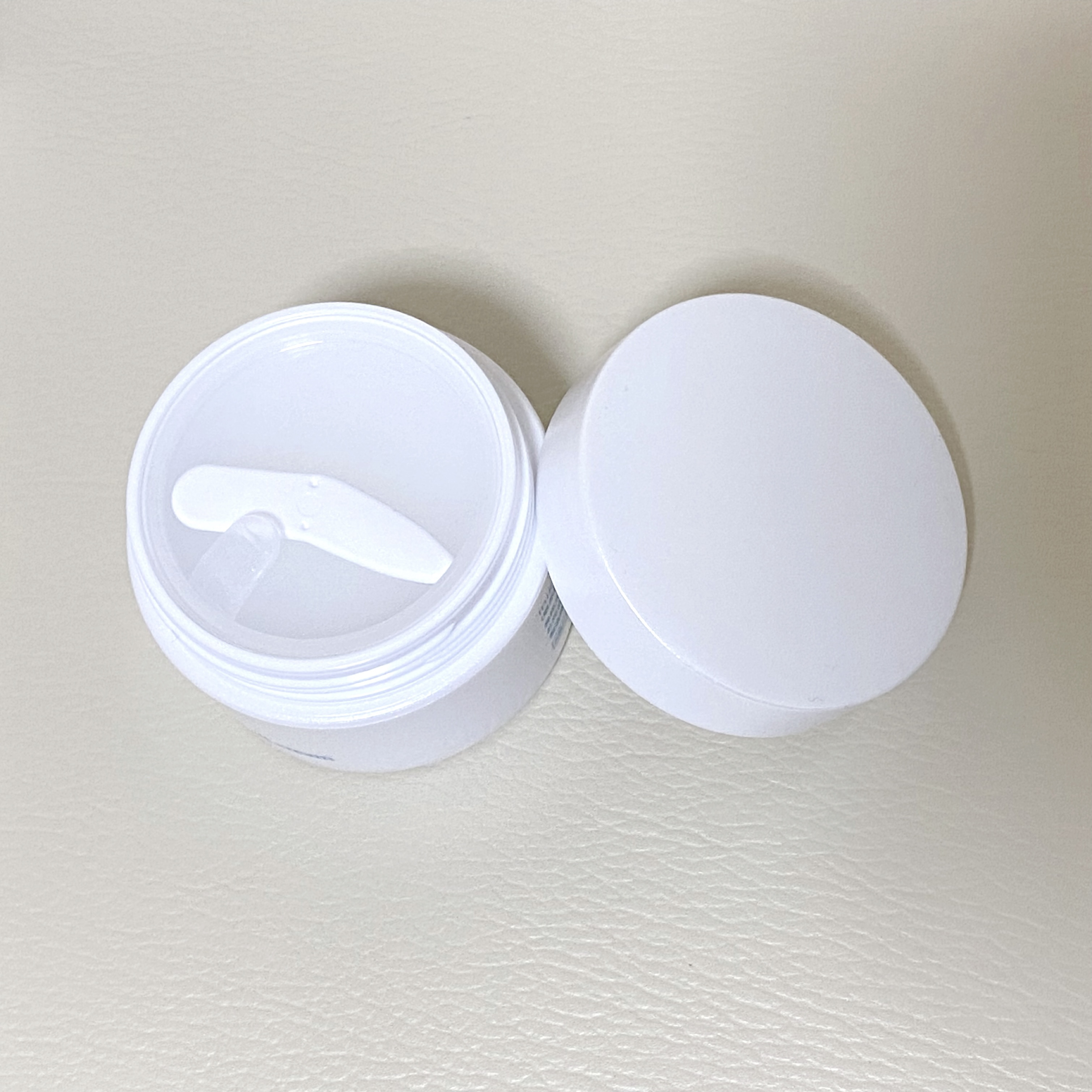 センシティブ シールドバリア オイルクリーム/iniks/フェイスクリームを使ったクチコミ（2枚目）