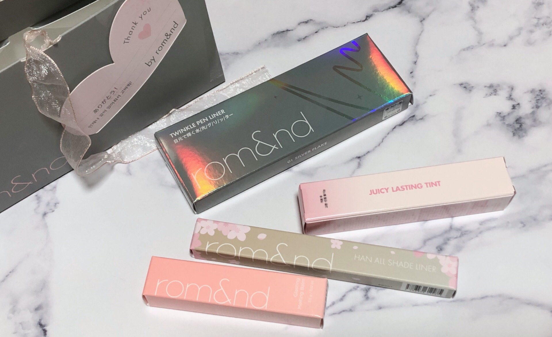 グラスティングメルティングバーム/rom&nd/リップバームを使ったクチコミ（1枚目）