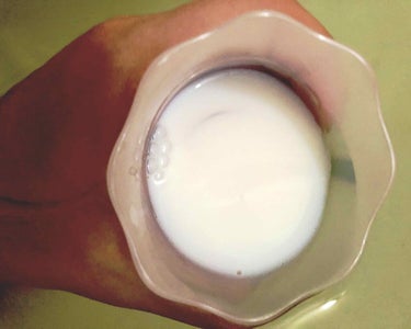 ビオレu 角層まで浸透する うるおいバスミルク ほのかでパウダリーな香りのクチコミ「ビオレu
角層まで浸透するうるおいバスミルク
600mℓ  約15回分
Amazonで￥555.....」（2枚目）