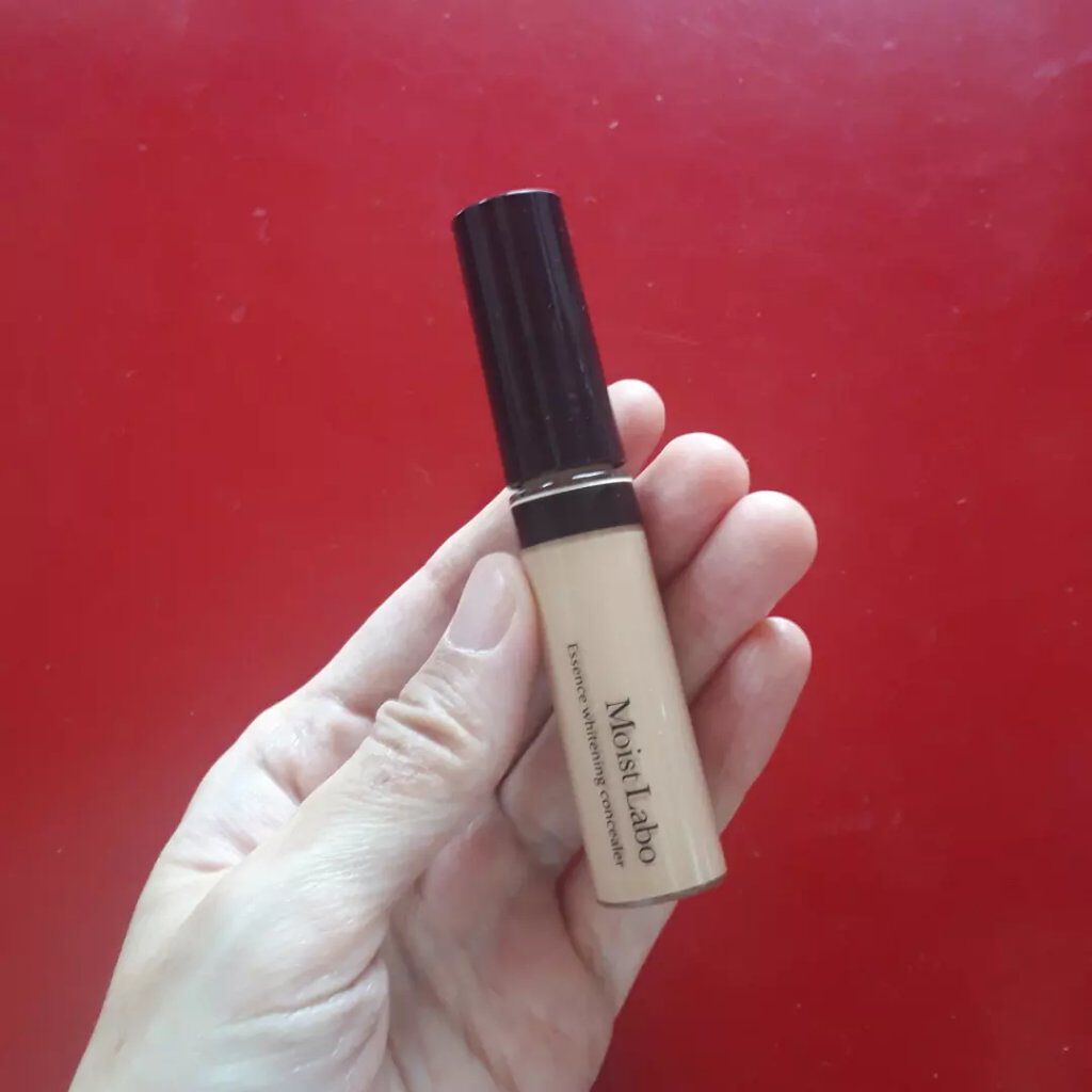 モイストラボ エッセンス薬用美白コンシーラー/Moist Labo/リキッドコンシーラーを使ったクチコミ(2枚目)