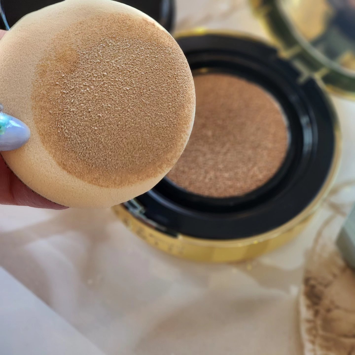 パーフェクティングフィッティング フルカバレッジクッション 23号 ロージーバニラ /LILIBETH/クッションファンデーションを使ったクチコミ（3枚目）