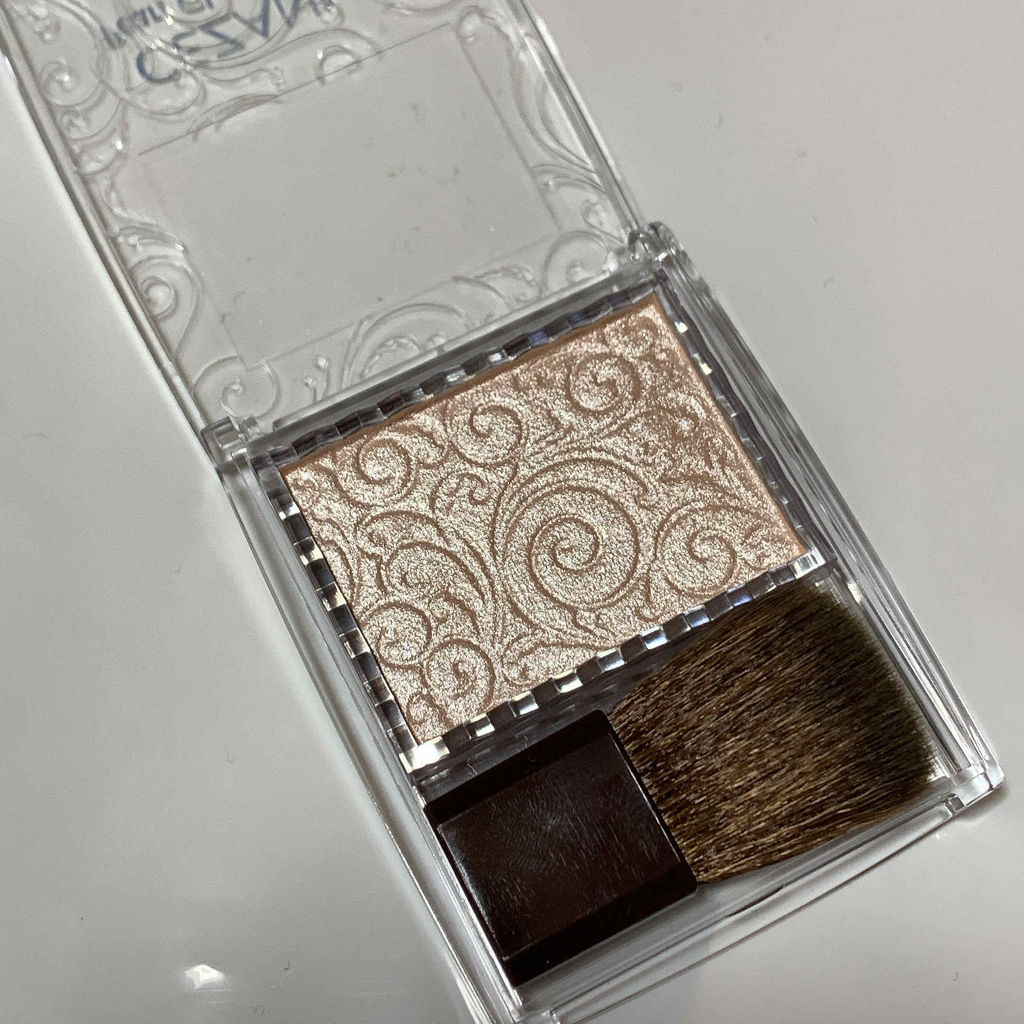 パールグロウハイライト/CEZANNE/パウダーハイライトを使ったクチコミ（2枚目）