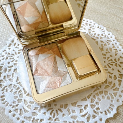 ル・レオスールデクラ /クレ・ド・ポー ボーテ/パウダーハイライトを使ったクチコミ(4枚目)