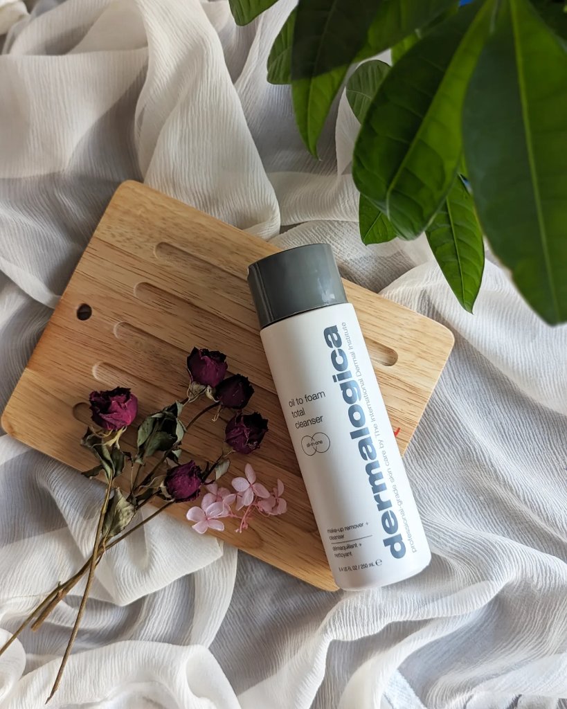 ダーマロジカ オイル トゥ フォーム トータルクレンザーのクチコミ「今までどうしてなかったんだろう。。。。
W洗顔不要のクレンジングってなんとなくすっきりしない？.....」（1枚目）