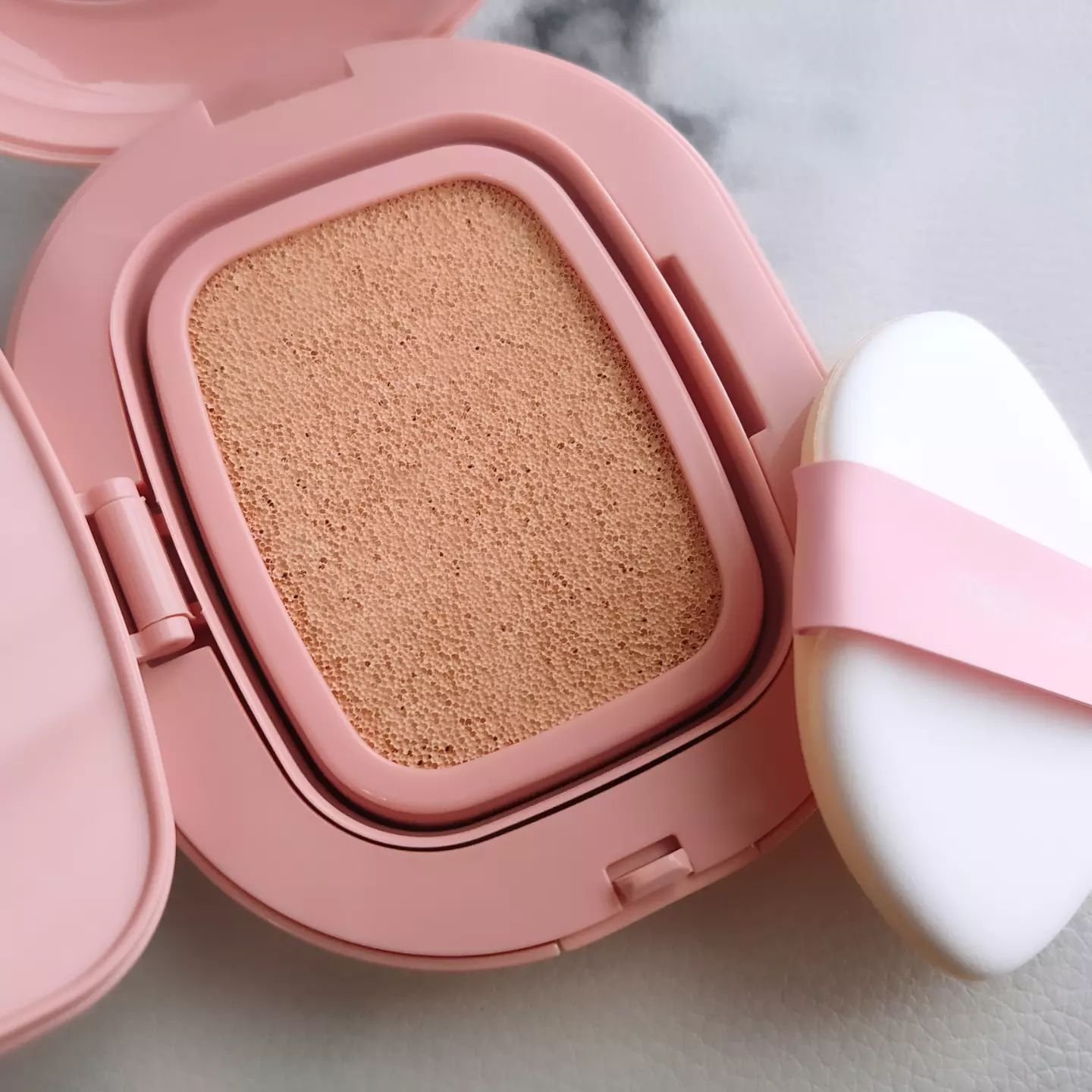 プロ グルタチオン グロウクッションファンデーション/MEDICUBE/クッションファンデーションを使ったクチコミ（3枚目）