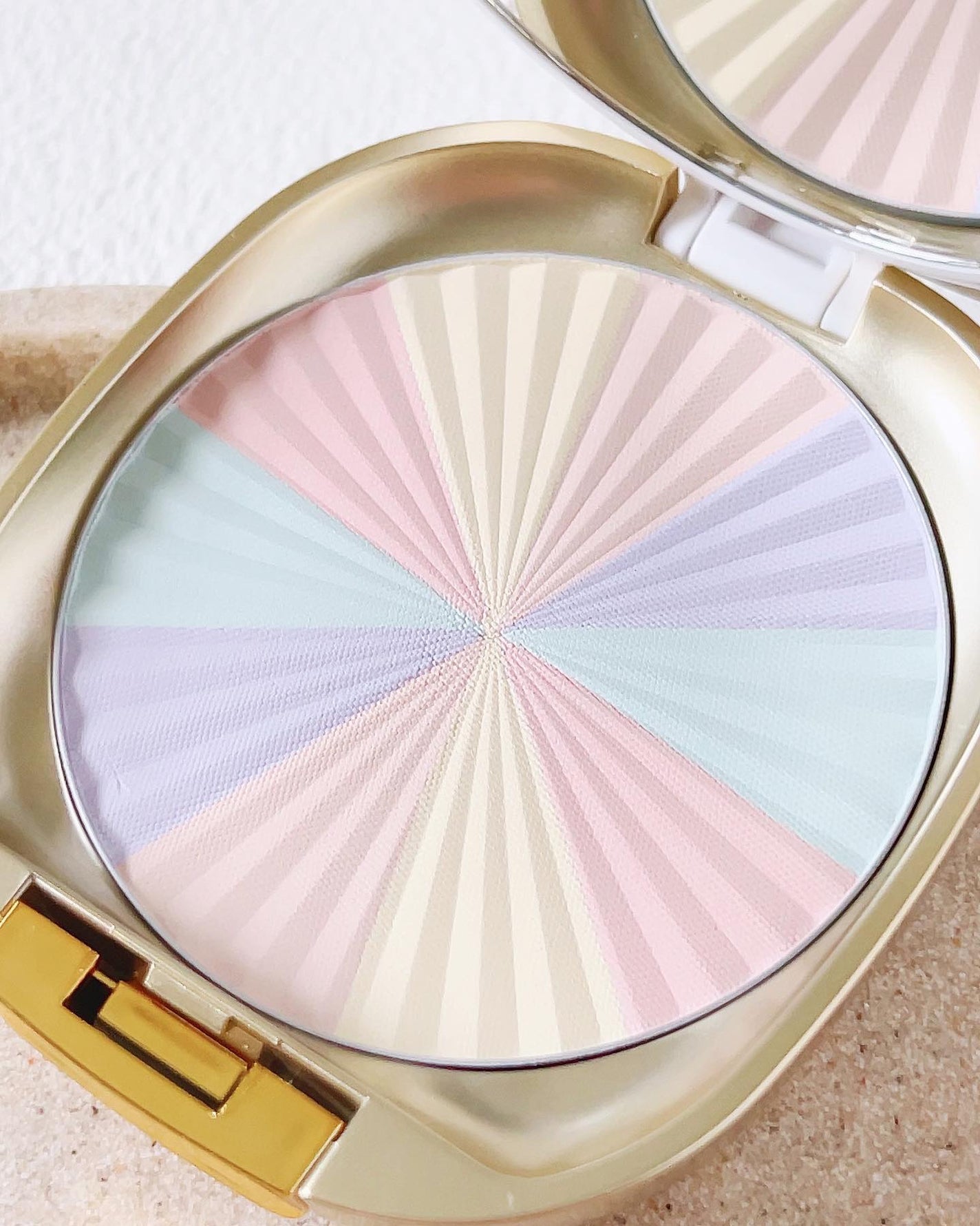 サンブロックルーセントパウダーex./ステファニー/プレストパウダーを使ったクチコミ(3枚目)