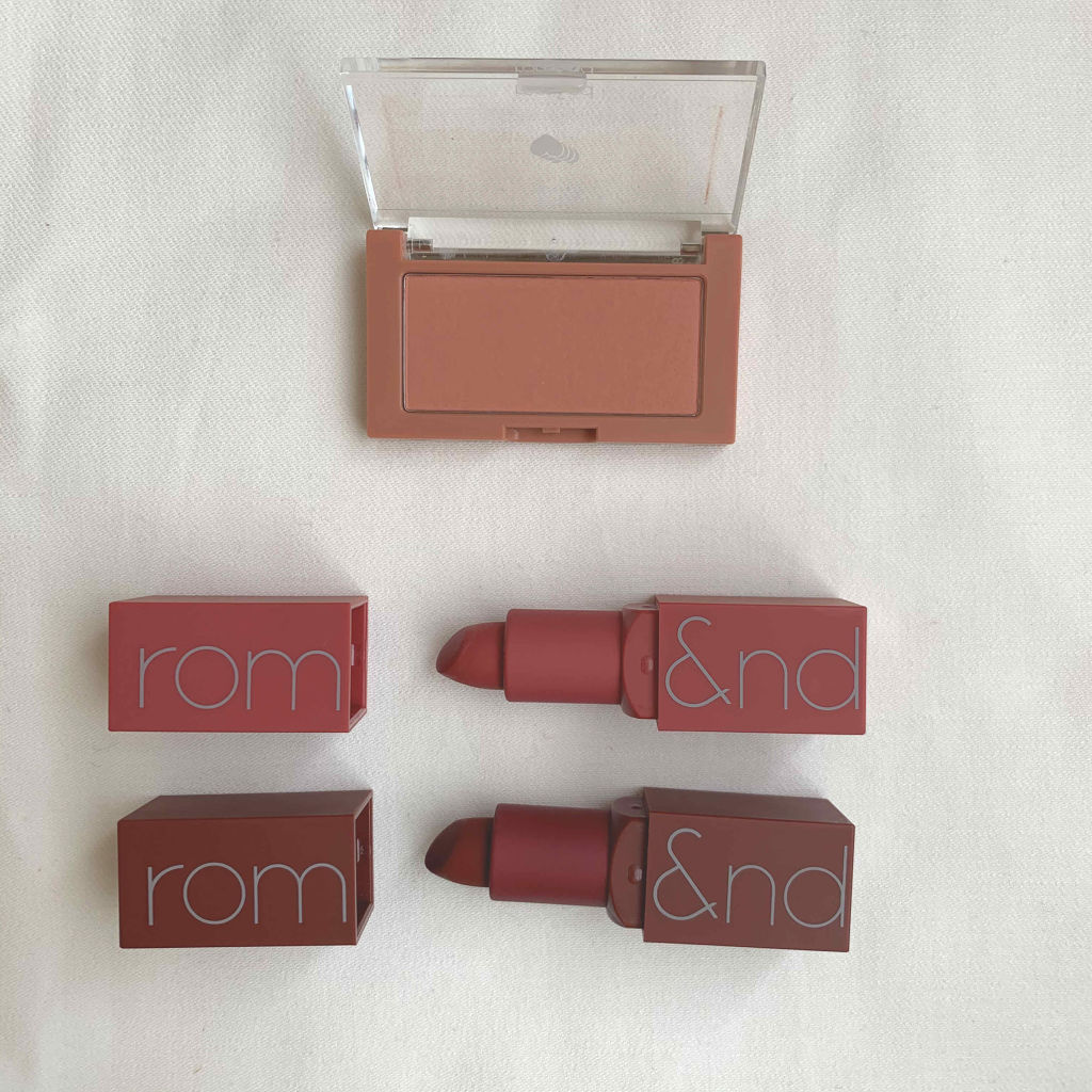 ハニーラスター r/ROAlív/リップグロスを使ったクチコミ（2枚目）