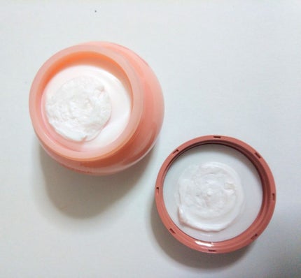 ホルモンクリーム微香性/クラブ/フェイスクリームを使ったクチコミ(2枚目)