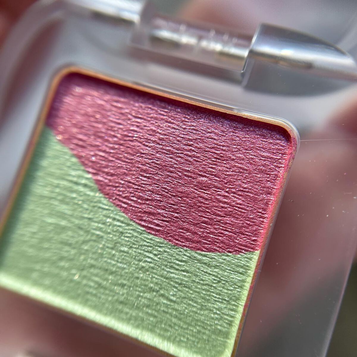 ペタル フロート アイシャドウ/to/one/アイシャドウパレットを使ったクチコミ（2枚目）