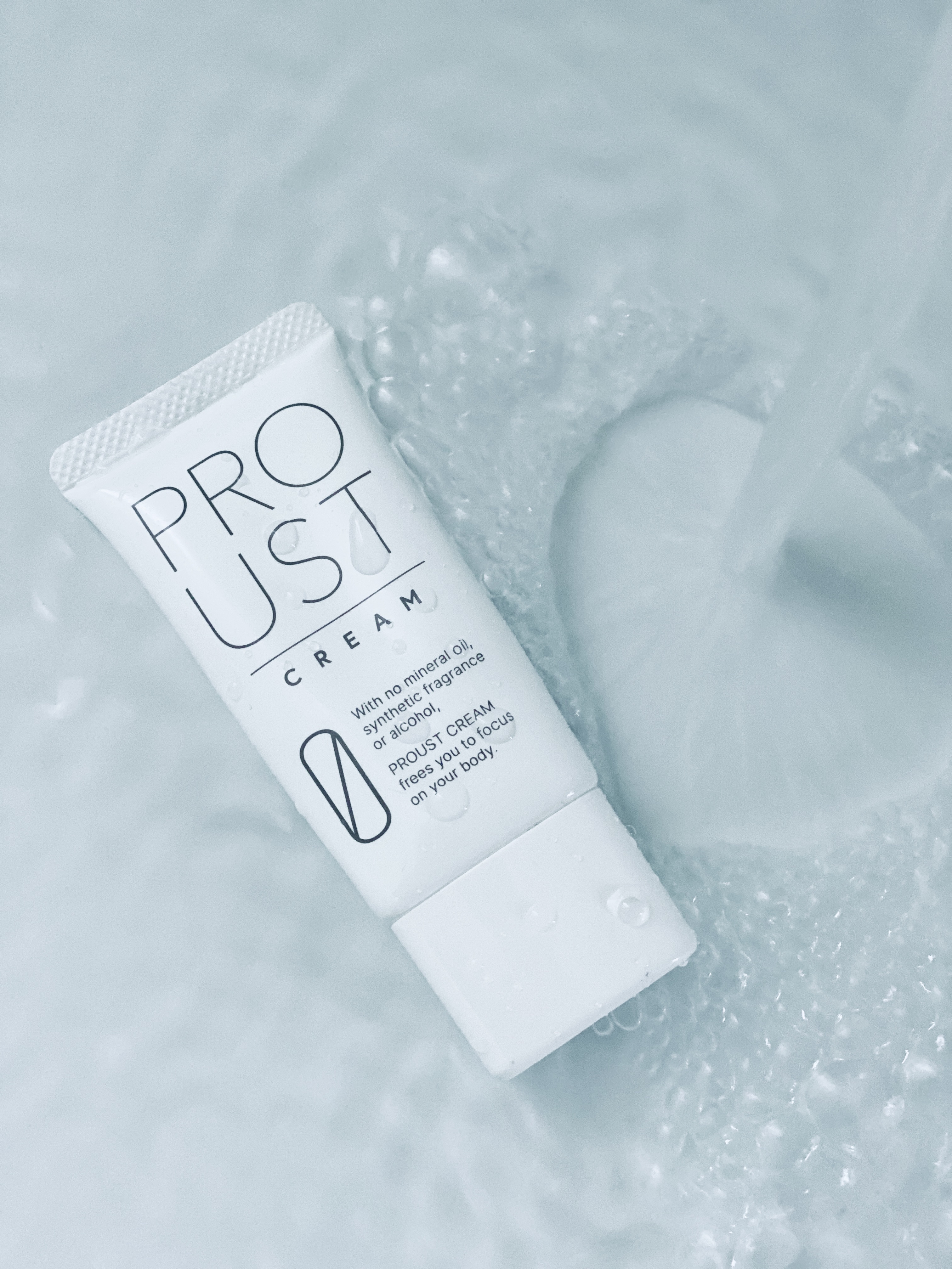 半信半疑でしたが、長年の脇汗、ニオイに悩んでいました。塗ったあと、サラサラして汗やニオイが気にならない！

大量に汗をかいたりすると無理ですが、
使ってないより使っている時のほうが
脇は気にならなくなりました！

リピートします！